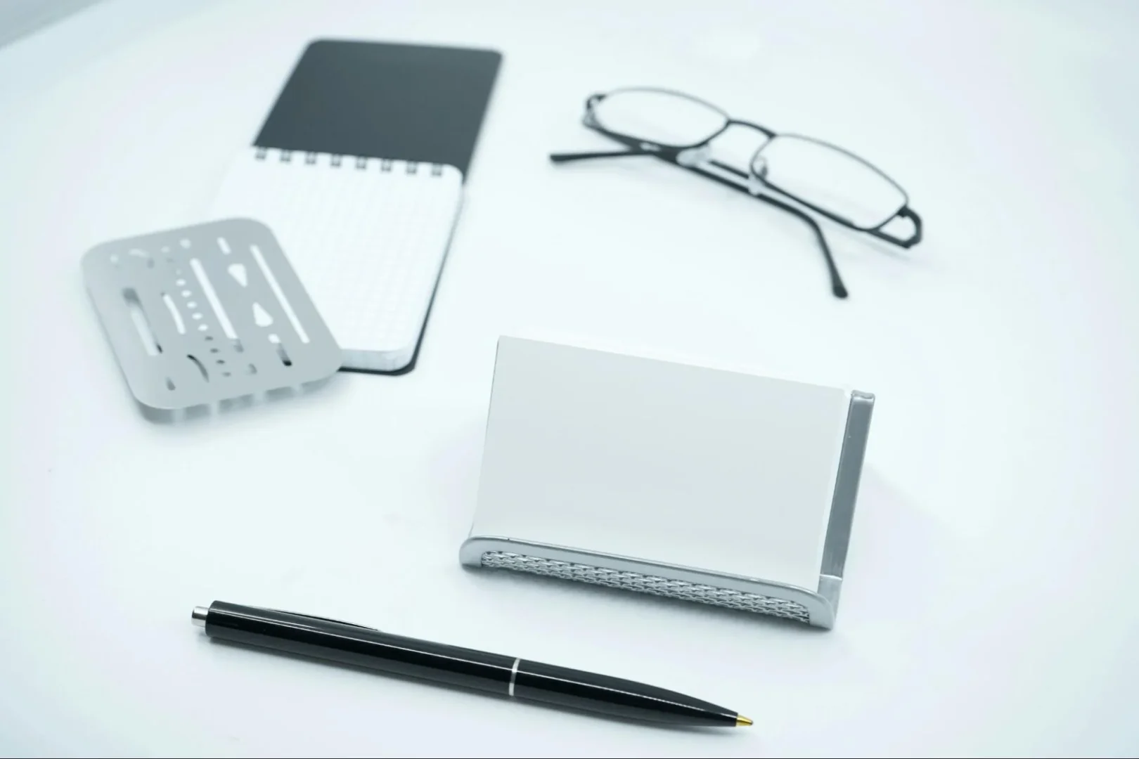 how to design effective pest control business cards (and when to skip them)
