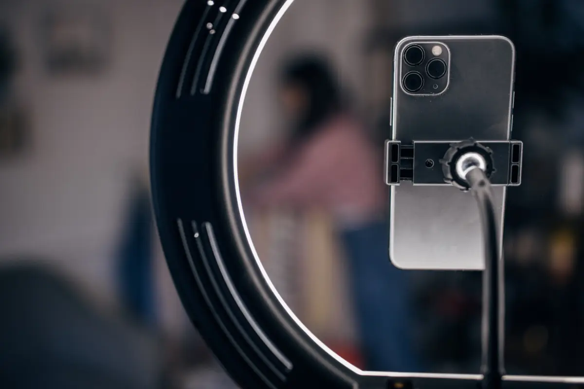 how to incentivize techs to film content